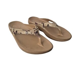 Oofos Sandals Tan Snake Skin Size 7 Recovery Running Sandals